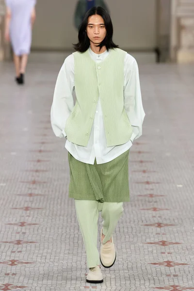 Look 14